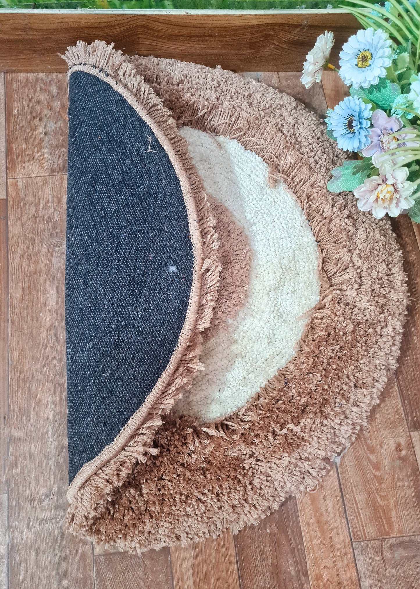 Premium Ivory and Beige Fluffy Round Carpet – Soft Touch & Anti-Skid Base