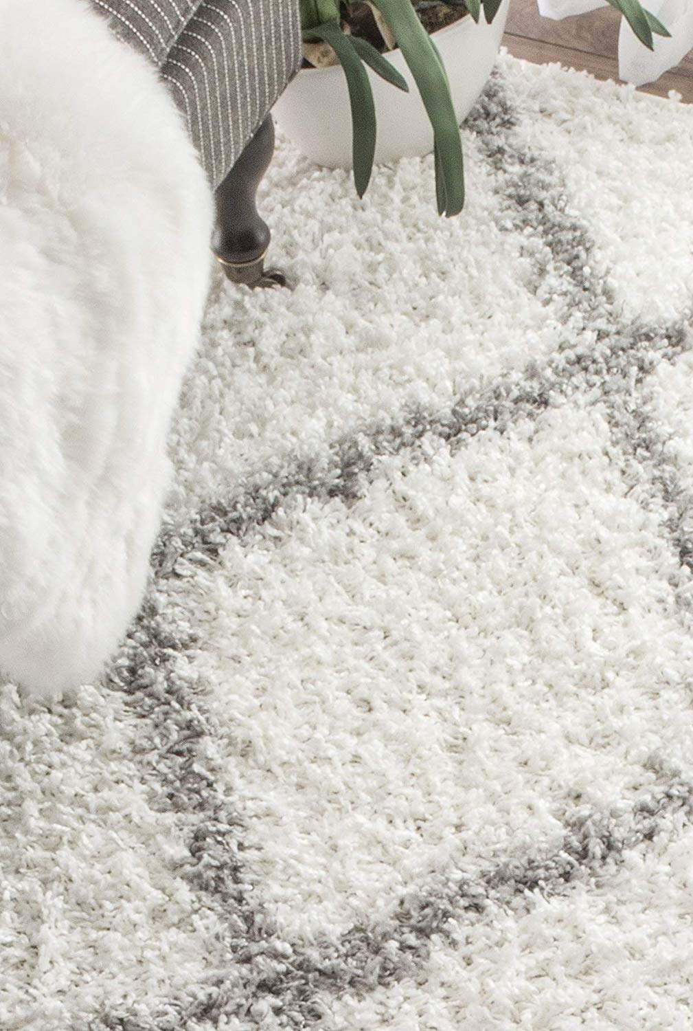Premium Handmade Tufted Microfiber Carpet – Ivory & Grey Line – Soft Touch & Anti-Skid Base