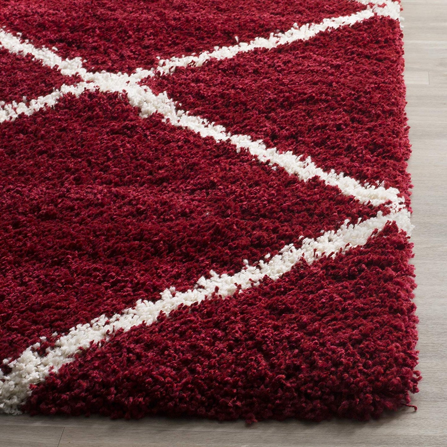 Elegant Red & Ivory Lines Diamond Shaggy Rug – Microfiber Carpet for Bedroom – Soft Touch with Anti-Slip Base