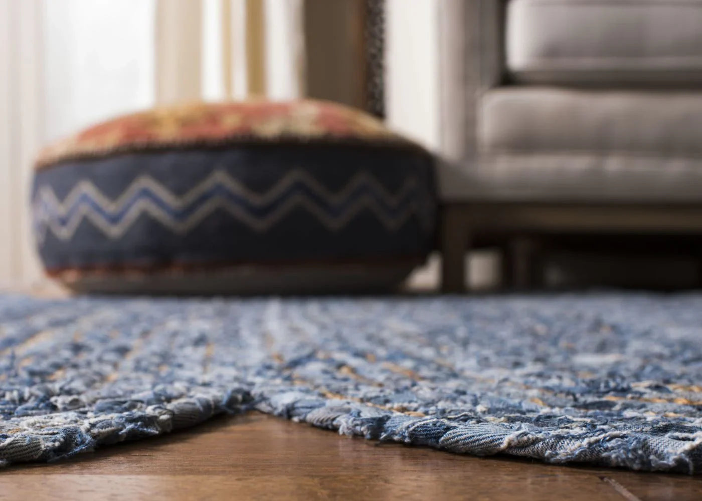 Natural Jute with Multicolor cotton Dye Scalloped Design Handmade Braided Farmhouse Rectangle Jute Area Rug.