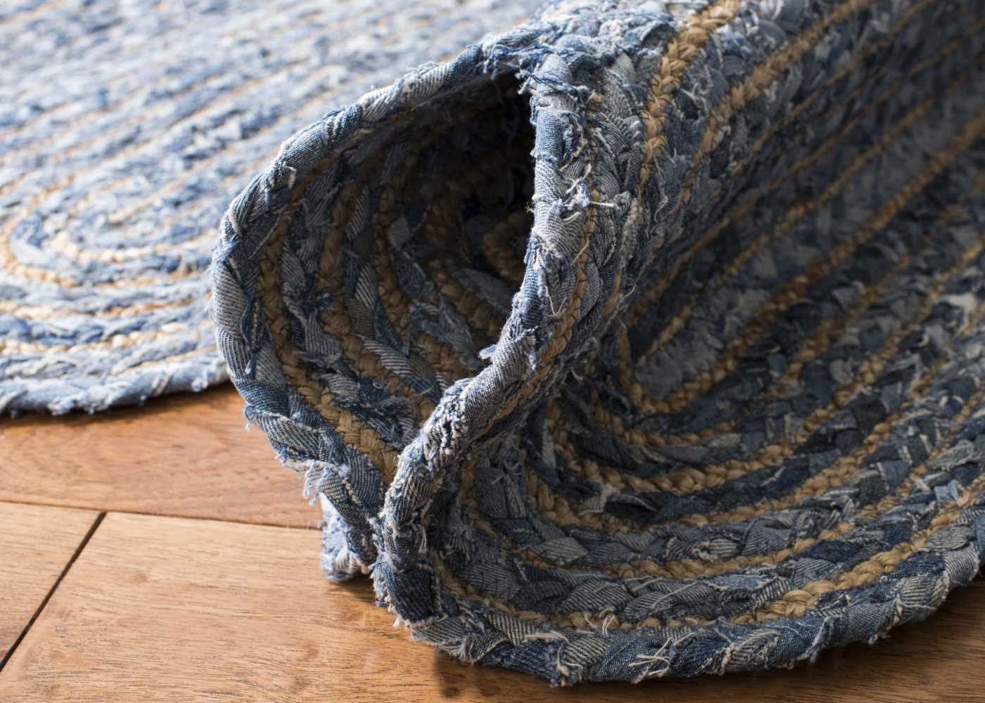 Natural Jute with Multicolor cotton Dye Scalloped Design Handmade Braided Farmhouse Rectangle Jute Area Rug.