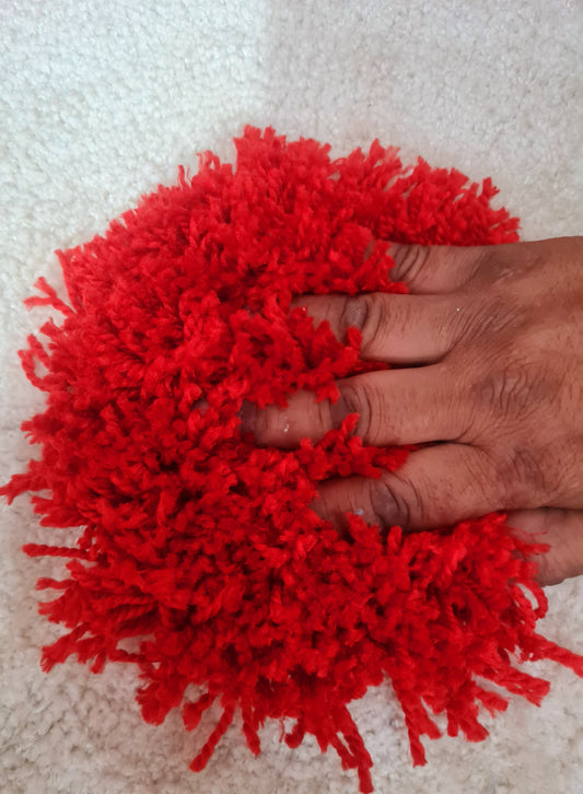 Premium Red and White Fluffy Round Carpet – Soft Touch & Anti-Skid Base