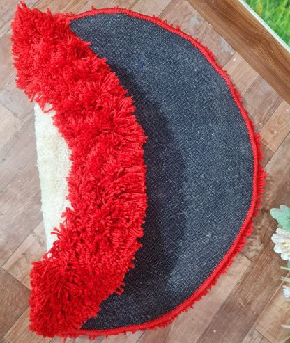 Premium Red and White Fluffy Round Carpet – Soft Touch & Anti-Skid Base