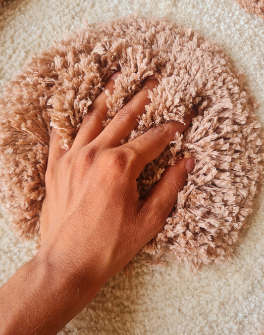 Premium Ivory and Beige Fluffy Round Carpet – Soft Touch & Anti-Skid Base