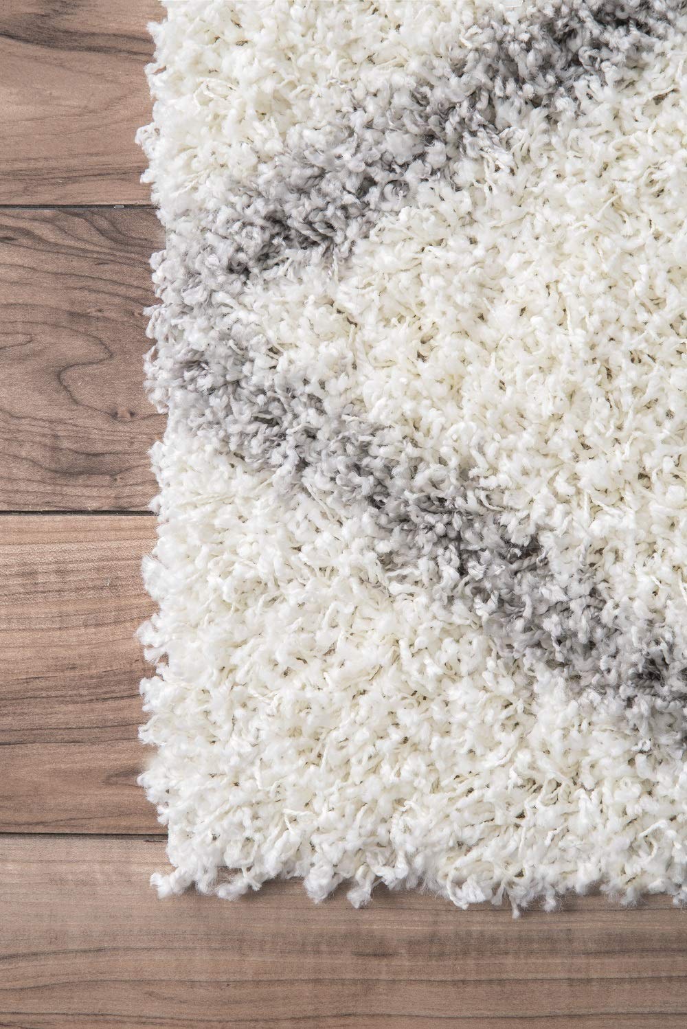 Premium Handmade Tufted Microfiber Carpet – Ivory & Grey Line – Soft Touch & Anti-Skid Base