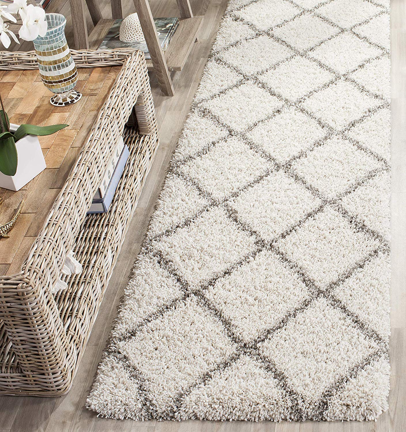 Ivory & Grey Diamond Pattern Soft Shaggy Microfiber Rug – Soft Feel & Anti-Skid Rubber Backing