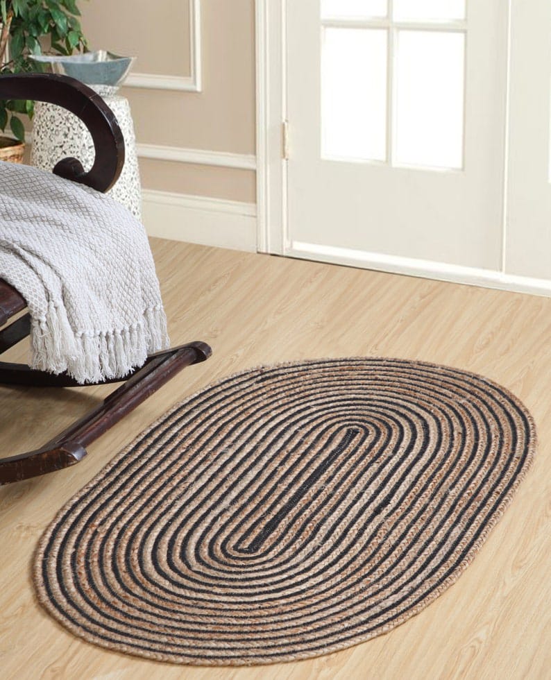 Jute With Black Cotton Oval Collection Classic Hand Woven Area Rug.