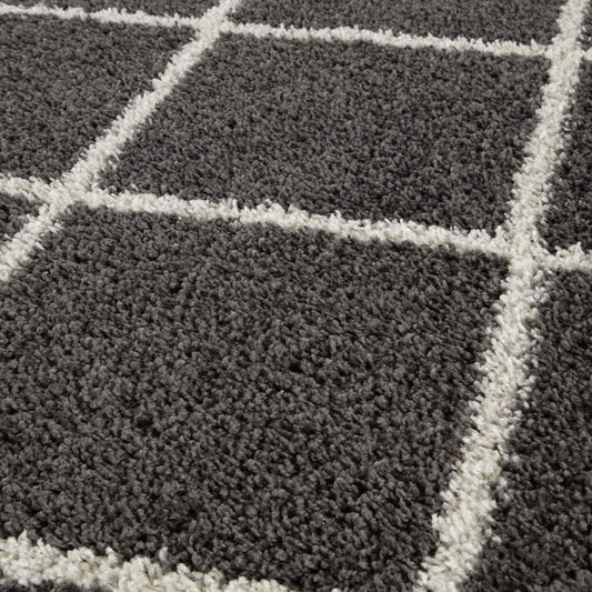 Black with Ivory Diamond Pattern Shaggy Rug – Hand-Tufted Microfiber Carpet – Soft Feel & Anti-Skid Rubber Backing
