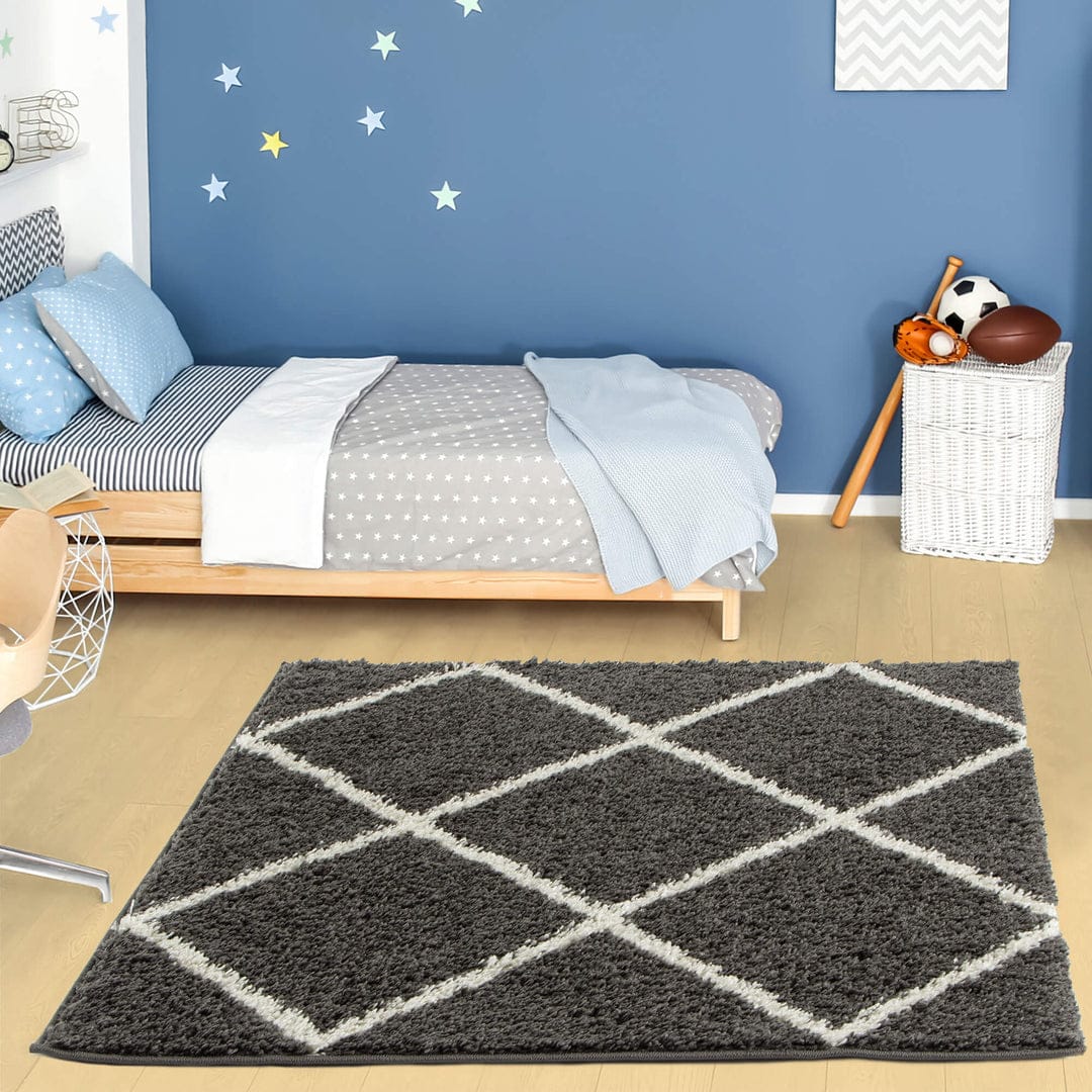 Black with Ivory Diamond Pattern Shaggy Rug – Hand-Tufted Microfiber Carpet – Soft Feel & Anti-Skid Rubber Backing